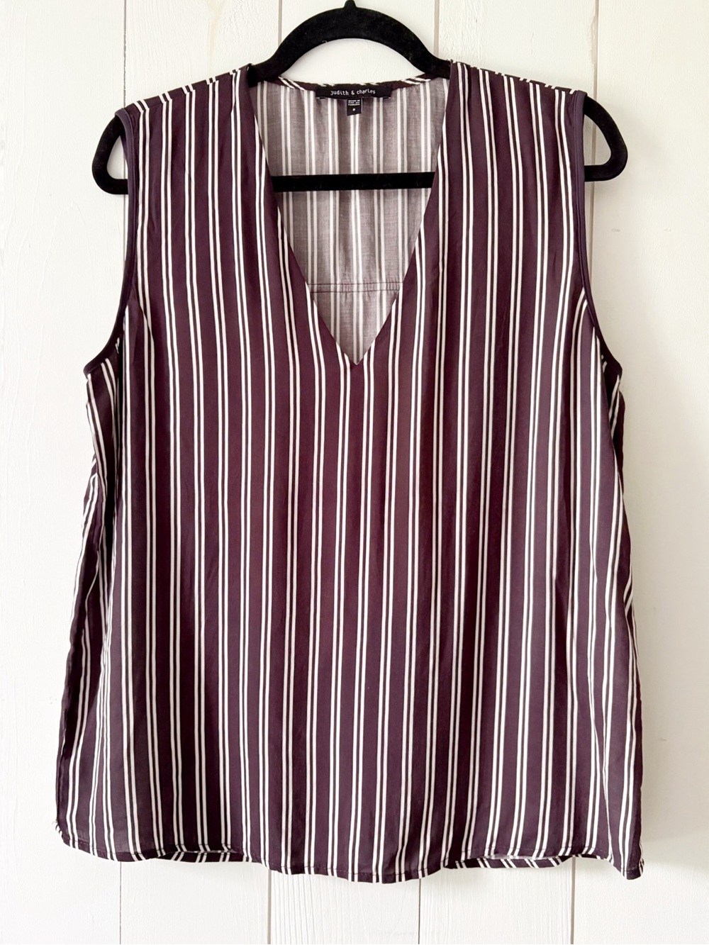 Judith and Charles 100% Silk Purple Vertical PinStripes Sleeveless Blouse Size 8